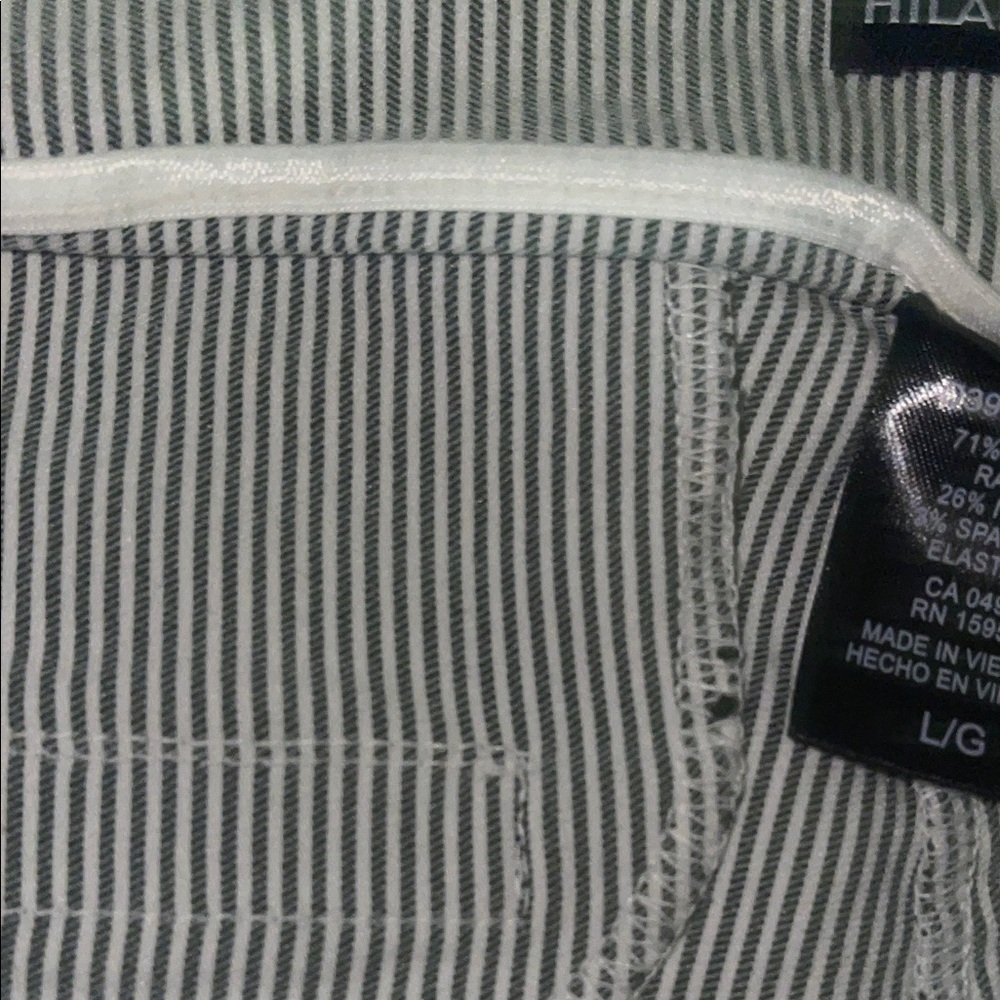 Hillary Radley Beige & White Striped Bermuda Shorts - Large - Picture 2 of 3